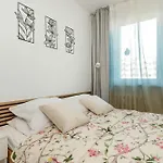 Cosy Apartment Pomorska With Playground In The Courtyard By Noclegi Renters